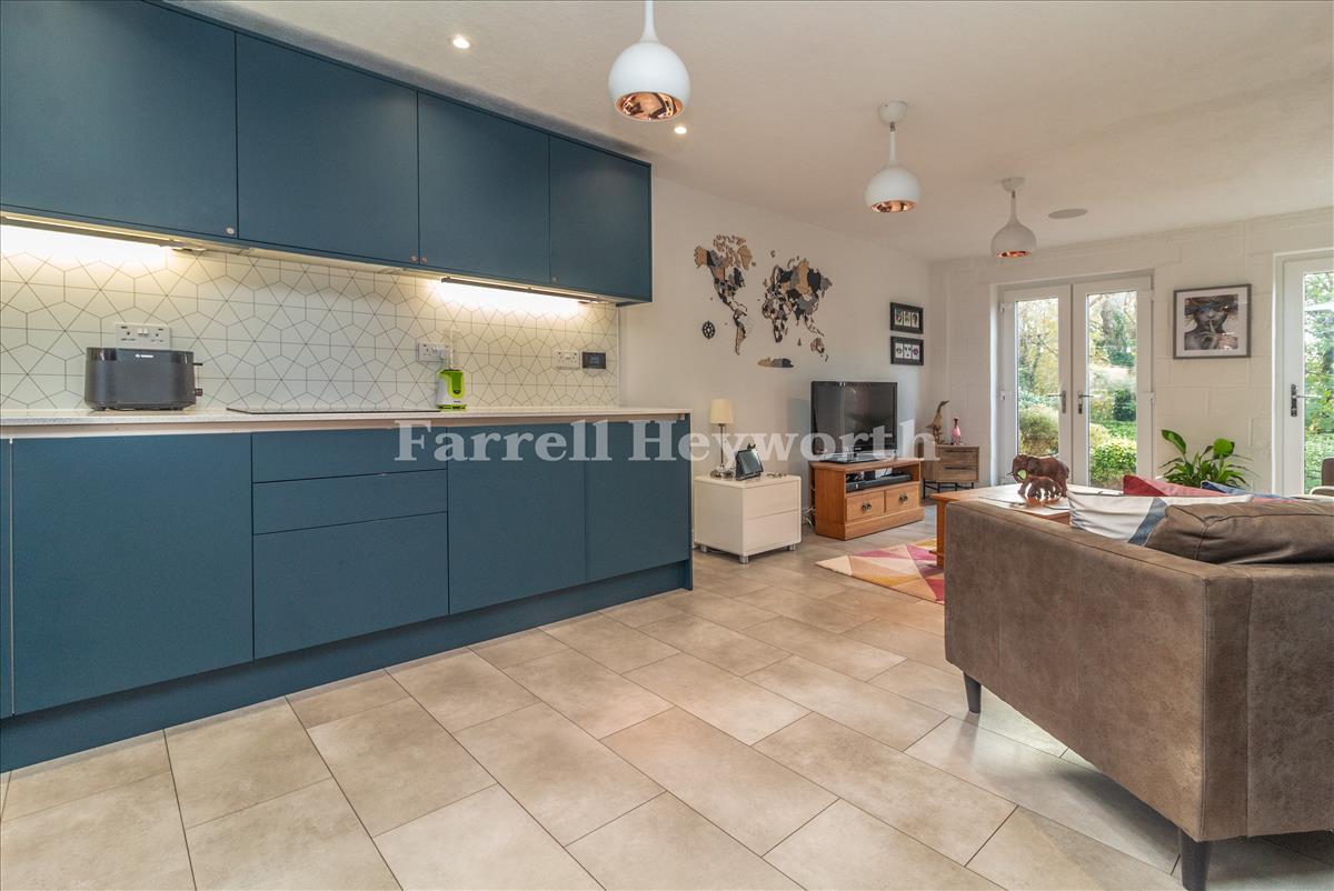 Open Plan Living image 6