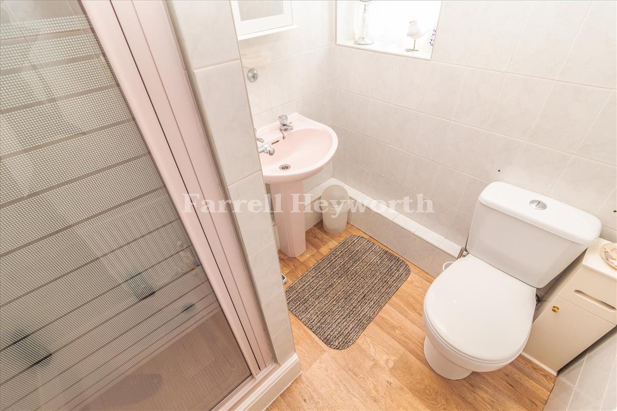 Shower Room image 3