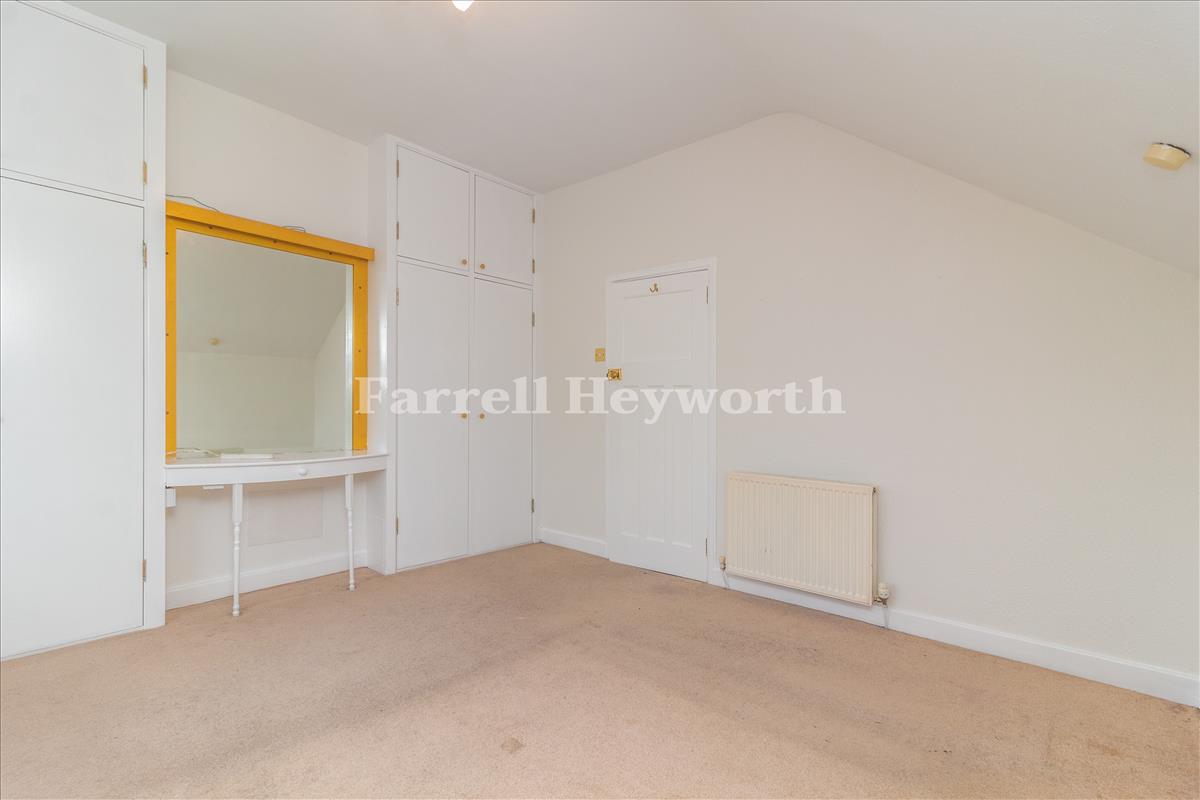 Bedroom 1 image 2
