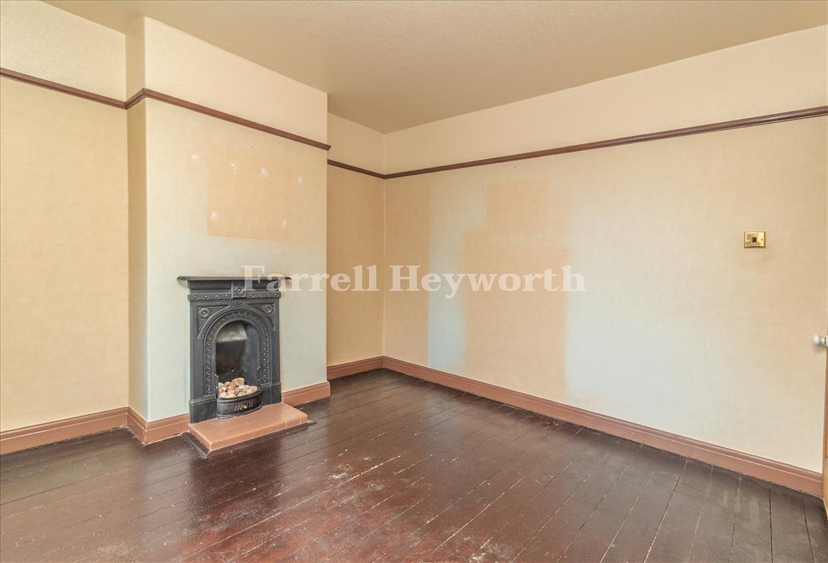 Bedroom 1 image 2